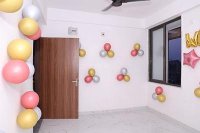 Bedroom Image of 1100 Sq.ft 2 BHK Apartment / Flat for rent in Prahlad Nagar Ahmedabad for Rs. 20000
