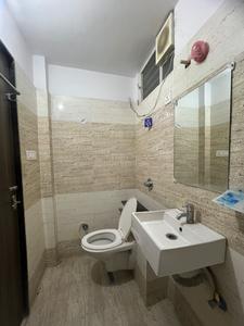 Bathroom Image of 1000 Sq.ft 2 BHK Apartment / Flat for rent in Dream New Race Course, Pipliya Kumar Indore for Rs. 24000