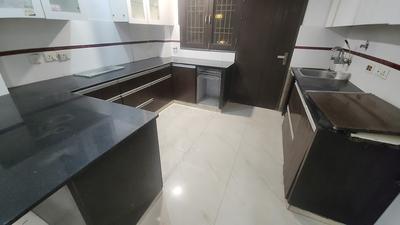 Kitchen Image of 1800 Sq.ft 3 BHK Builder Floor for rent in Surya Niketan New Delhi for Rs. 40000