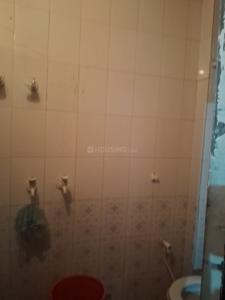 Bathroom Image of 850 Sq.ft 2 BHK Builder Floor for rent in Nagla Kachhan Agra for Rs. 6500