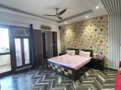 Bedroom Image of 1950 Sq.ft 3 BHK Builder Floor for sale in Patel Nagar New Delhi for Rs. 40000000