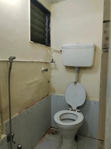Common Bathroom One Image of 360 Sq.ft 1 BHK Apartment / Flat for rent in Saptarshi Towers, Kandivali West Mumbai for Rs. 22000