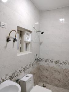 Common Bathroom Image of 2250 Sq.ft 3 BHK Builder Floor for rent in TDI The Grand Retreat, Sector 88 Faridabad for Rs. 22000