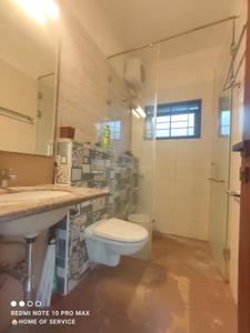 Bathroom Image of 4500 Sq.ft 5 BHK Villa for rent in Neelankarai Chennai for Rs. 150000