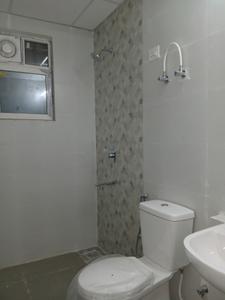 Common Bathroom Image of 1535 Sq.ft 3 BHK Builder Floor for rent in Signature Global City 37D 1, Sector 37D Gurgaon for Rs. 31001