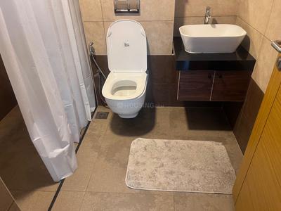 Bathroom Image of 2000 Sq.ft 3 BHK Apartment / Flat for rent in Palazhi Kozhikode for Rs. 70000
