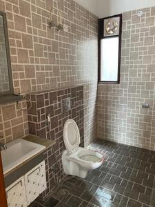 Bathroom Image of 1800 Sq.ft 3 BHK Builder Floor for sale in Vipul World, Sector 48 Gurgaon for Rs. 25000000
