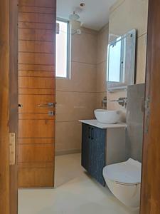 Common Bathroom Image of 2000 Sq.ft 4 BHK Builder Floor for sale in Kaushambi Ghaziabad for Rs. 23500000