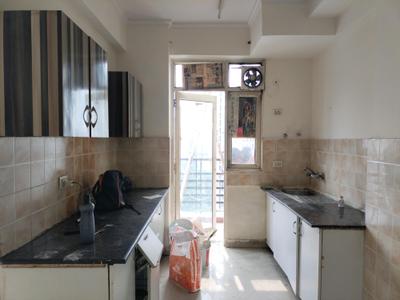 Kitchen Image of 950 Sq.ft 3 BHK Apartment / Flat for rent in Gardenia Glory, Sector 46 Noida for Rs. 28000