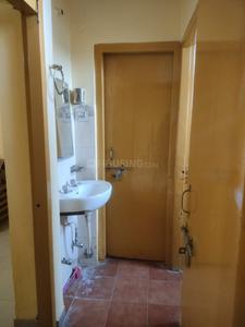 Bathroom Image of 400 Sq.ft 1.5 BHK Apartment / Flat for rent in Paras Greens, Bamrauli Allahabad for Rs. 7000