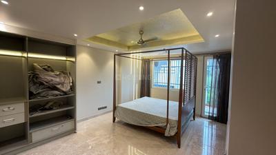 Bedroom Image of 3600 Sq.ft 4 BHK Builder Floor for rent in DLF Luxury Floors, DLF Phase 1 Gurgaon for Rs. 210000