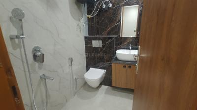 Bathroom Image of 500 Sq.ft 1 RK Builder Floor for rent in Sector 46 Gurgaon for Rs. 22000