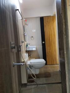 Bathroom Image of 1000 Sq.ft 2 BHK Apartment / Flat for rent in Fenkin Belleza, Kasarvadavali Thane for Rs. 32000