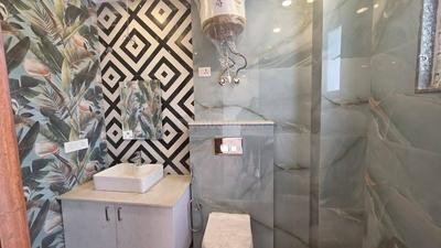Bathroom Image of 1236 Sq.ft 3 BHK Builder Floor for rent in Karol Bagh New Delhi for Rs. 55555