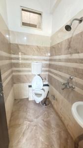 Bathroom Image of 180 Sq.ft 1 BHK Builder Floor for rent in Nipania Indore for Rs. 11000