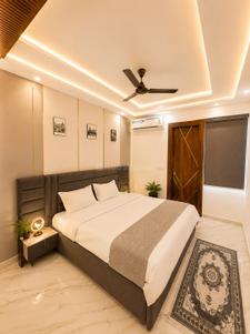 Bedroom Image of 1200 Sq.ft 3 BHK Builder Floor for rent in Sahastradhara Road Dehradun for Rs. 50000
