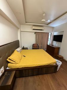 Bedroom Image of 1600 Sq.ft 4 BHK Apartment / Flat for sale in Santacruz West Mumbai for Rs. 83000000