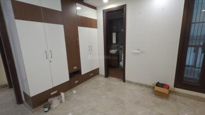 Bedroom Image of 1600 Sq.ft 3 BHK Builder Floor for rent in Moti Nagar New Delhi for Rs. 45000