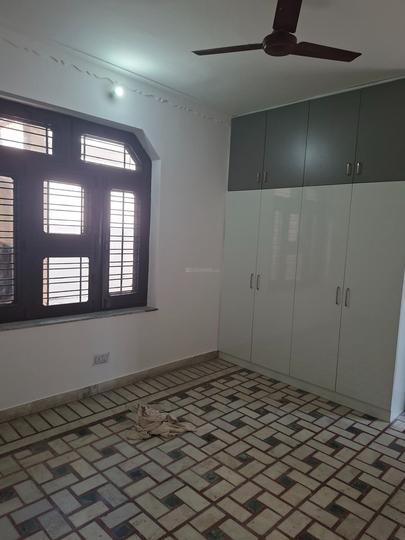 Rajinder Singh Market, Sector 28 Bedroom 1