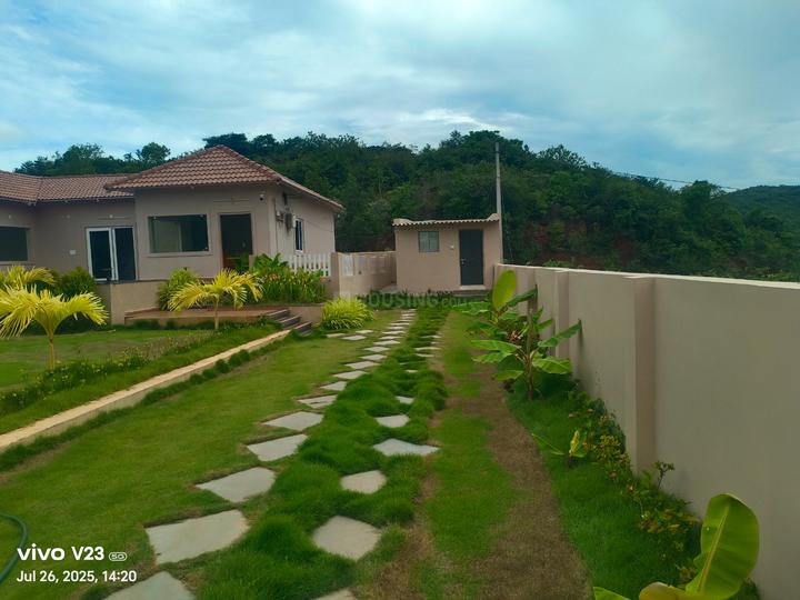 Sandal Gardens Main Image 1