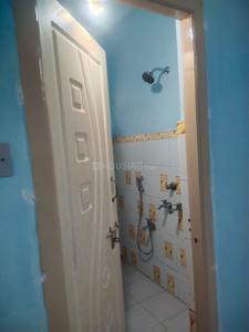Bathroom Image of 800 Sq.ft 2 BHK Apartment / Flat for rent in Surya Rao Peta Kakinada for Rs. 13000