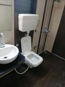 Bedroom Three Image of 950 Sq.ft 3 BHK Apartment / Flat for rent in Dosti Flamingos, Sewri Mumbai for Rs. 145000