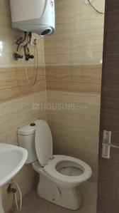 Bathroom Image of 390 Sq.ft 1 BHK Apartment / Flat for rent in Supertech Ecociti, Sector 137 Noida for Rs. 19500