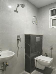 Common Bathroom Image of 1500 Sq.ft 3 BHK Apartment / Flat for sale in Vyom Residency, Noida Extension Greater Noida for Rs. 6104500