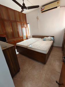 Bedroom Image of 1100 Sq.ft 2 BHK Apartment / Flat for rent in DDA RWA Munirka DDA Flats, Vasant Vihar New Delhi for Rs. 50000