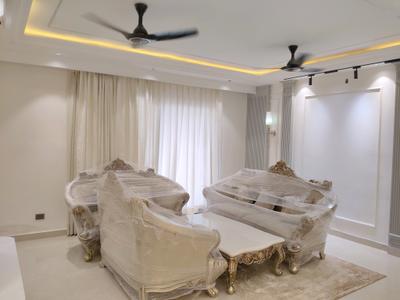 Living Room Image of 2500 Sq.ft 4 BHK Builder Floor for sale in Ansal Versalia, Sector 67 Gurgaon for Rs. 26500000