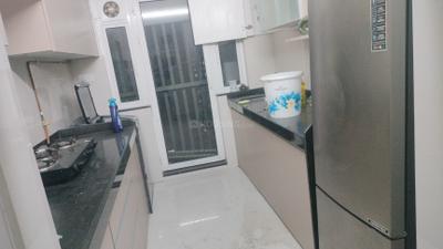 Kitchen Image of 800 Sq.ft 2 BHK Apartment / Flat for rent in Rustomjee Erika, Bandra East Mumbai for Rs. 130000