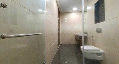 Bathroom Image of 2200 Sq.ft 3 BHK Apartment / Flat for rent in Lokhandwala Minerva, Worli Mumbai for Rs. 350000