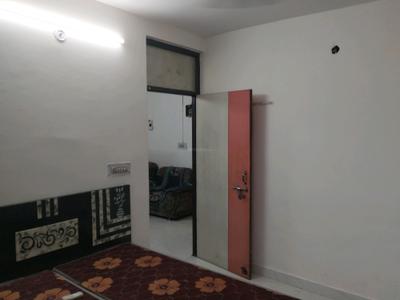 Bedroom Image of 1000 Sq.ft 3 BHK Builder Floor for rent in Patparganj New Delhi for Rs. 32000