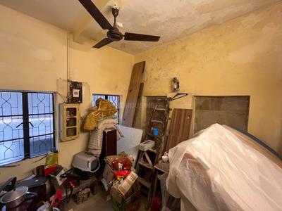 Bedroom Image of 1100 Sq.ft 4 BHK Builder Floor for sale in Lake Gardens Kolkata for Rs. 7500000