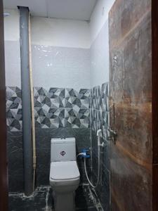 Common Bathroom Image of 1050 Sq.ft 2 BHK Apartment / Flat for sale in Sector 49 Noida for Rs. 4200003