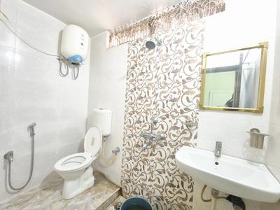 Bathroom Image of 500 Sq.ft 1 RK Independent House for rent in Sigra Varanasi for Rs. 15000