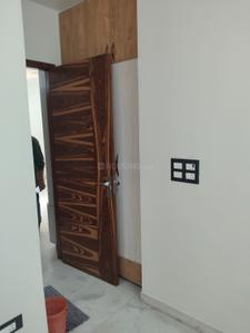 Bedroom Image of 1000 Sq.ft 2 BHK Builder Floor for rent in Preet Vihar New Delhi for Rs. 28000