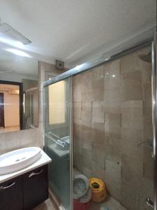 Bathroom Image of 7200 Sq.ft 4 BHK Builder Floor for rent in Maharani Bagh New Delhi for Rs. 275000