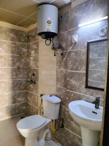 Bathroom Image of 1300 Sq.ft 3.5 BHK Apartment / Flat for sale in Amrapali Silicon City, Sector 76 Noida for Rs. 17000000