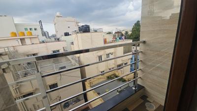 Balcony Image of 850 Sq.ft 1 BHK Apartment / Flat for rent in BTM Layout Bengaluru for Rs. 26000
