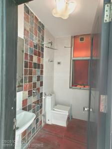 Bathroom Image of 1500 Sq.ft 3 BHK Builder Floor for rent in Sector 52 Noida for Rs. 50000