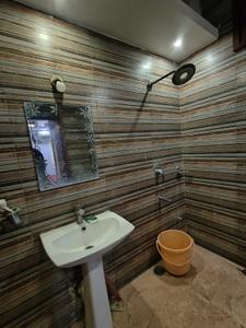 Bathroom Image of 2350 Sq.ft 3 BHK Apartment / Flat for sale in Bariatu Ranchi for Rs. 13500000