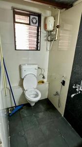 Bathroom Image of 1400 Sq.ft 3 BHK Apartment / Flat for sale in Shah Arcade III, Malad East Mumbai for Rs. 25000000