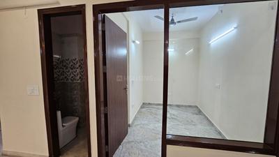 Bedroom Image of 1800 Sq.ft 2.5 BHK Builder Floor for rent in Sector 46 Noida for Rs. 38000