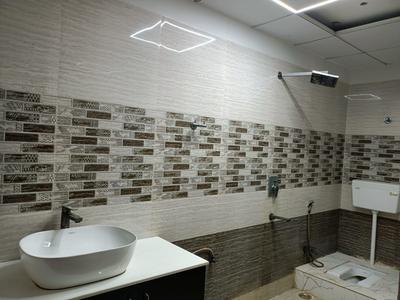Bathroom Image of 3000 Sq.ft 4 BHK Independent House for rent in Sector 51 Noida for Rs. 75000