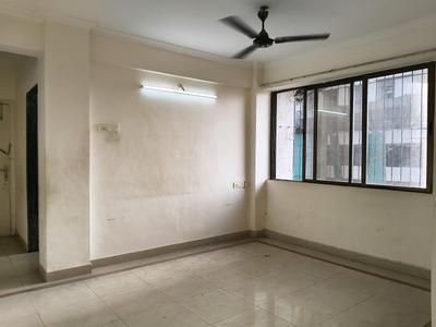 Living Room Image of 650 Sq.ft 2 BHK Apartment / Flat for sale in Sion Mumbai for Rs. 24000000