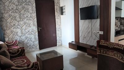 Living Room Image of 607 Sq.ft 1.5 BHK Apartment / Flat for rent in Prateek Grand City, Siddharth Vihar Ghaziabad for Rs. 26000