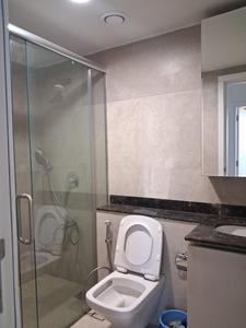 Common Bathroom Image of 2280 Sq.ft 3 BHK Apartment / Flat for sale in DLF One Midtown, Karampura New Delhi for Rs. 65000000