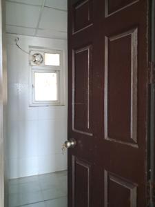 Common Bathroom Image of 1239 Sq.ft 2 BHK Apartment / Flat for sale in Paramount Floraville, Kulesara Noida for Rs. 13500000