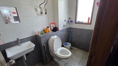 Bathroom Image of 400 Sq.ft 1 RK Builder Floor for rent in Vipul World, Sector 48 Gurgaon for Rs. 20000